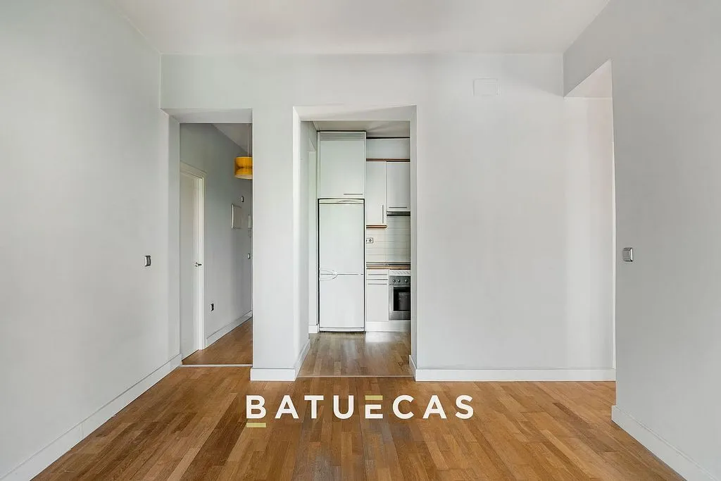 Entrée - Apartment with Balcony in Embajadores, Madrid