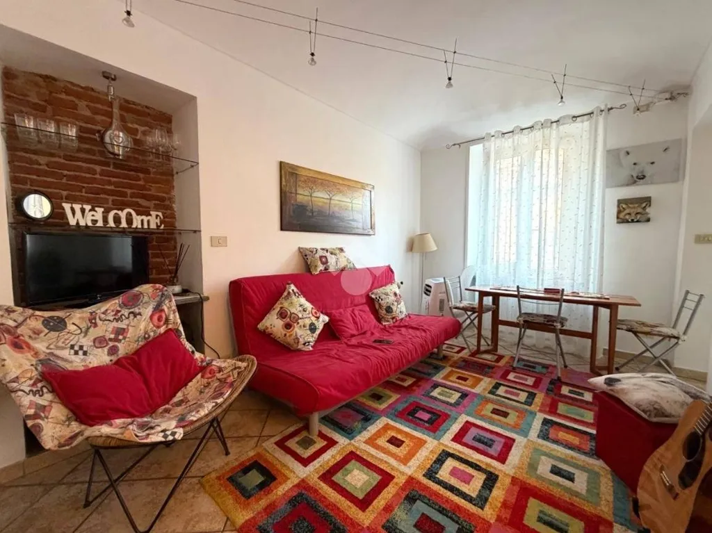 Soggiorno - Period Apartment with Double Aspect in Torino
