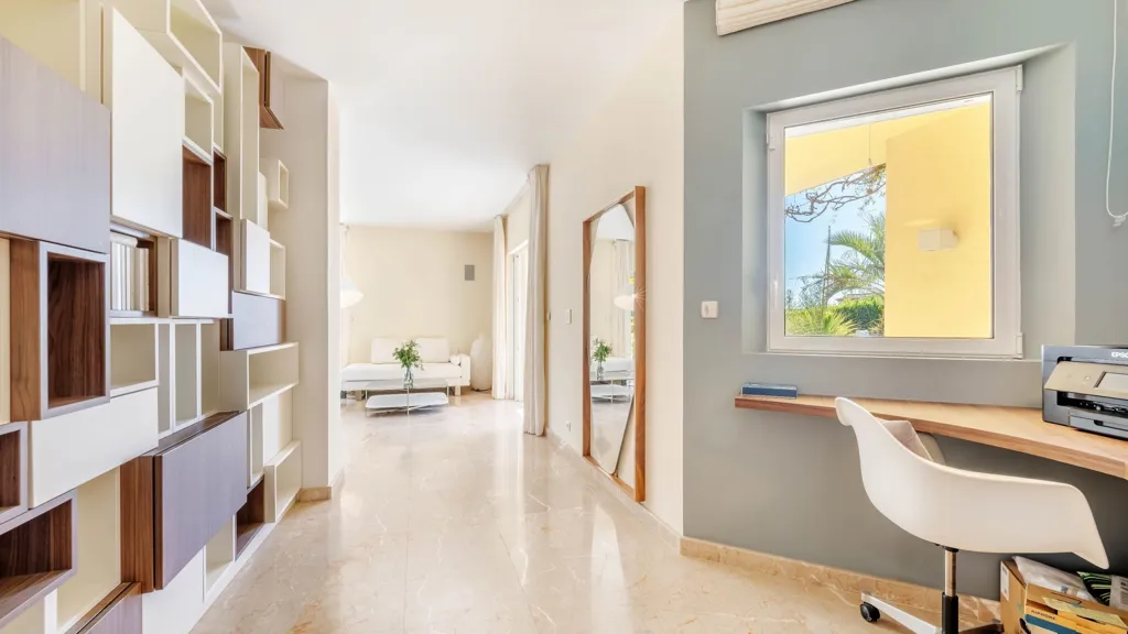 Office - Luxury Villa with Pool and Sea View in Grimaud