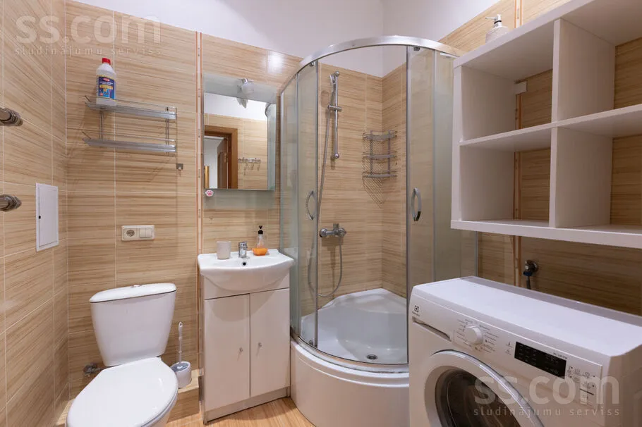 Salles de bain - Sunny Two-Bedroom Flat in Green Imanta