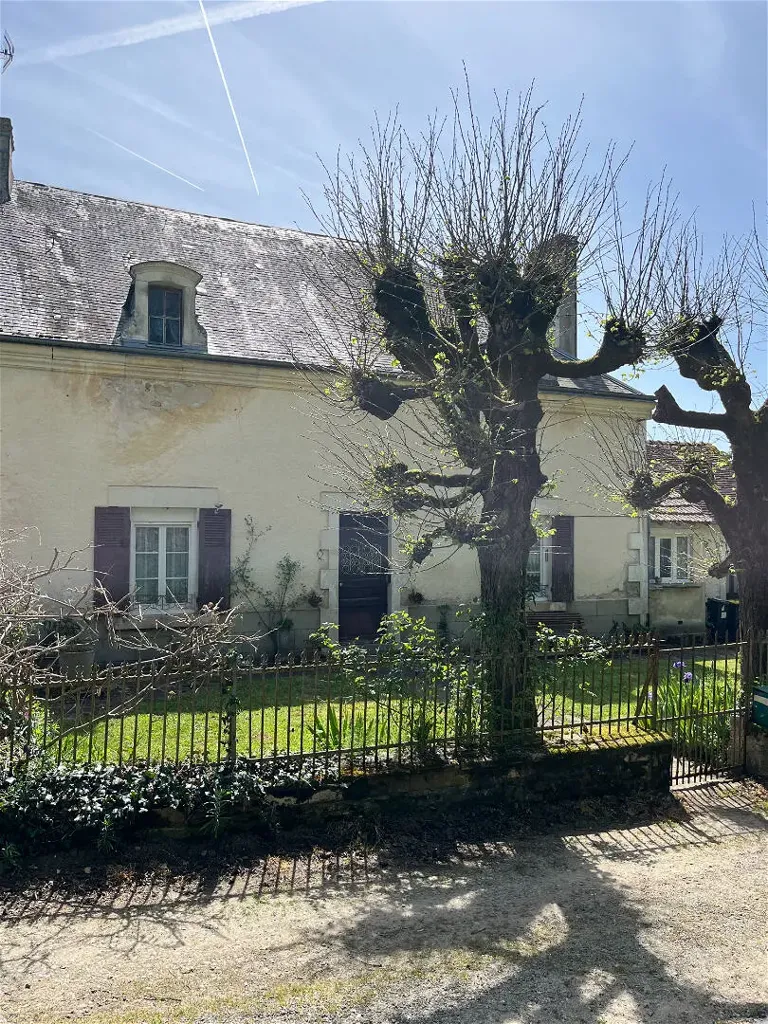 Extérieur - Maison de Campagne à Rénover avec Dépendances à Lignac