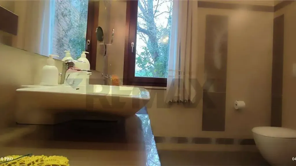 Salles de bain - Villa with Garden in Faetano