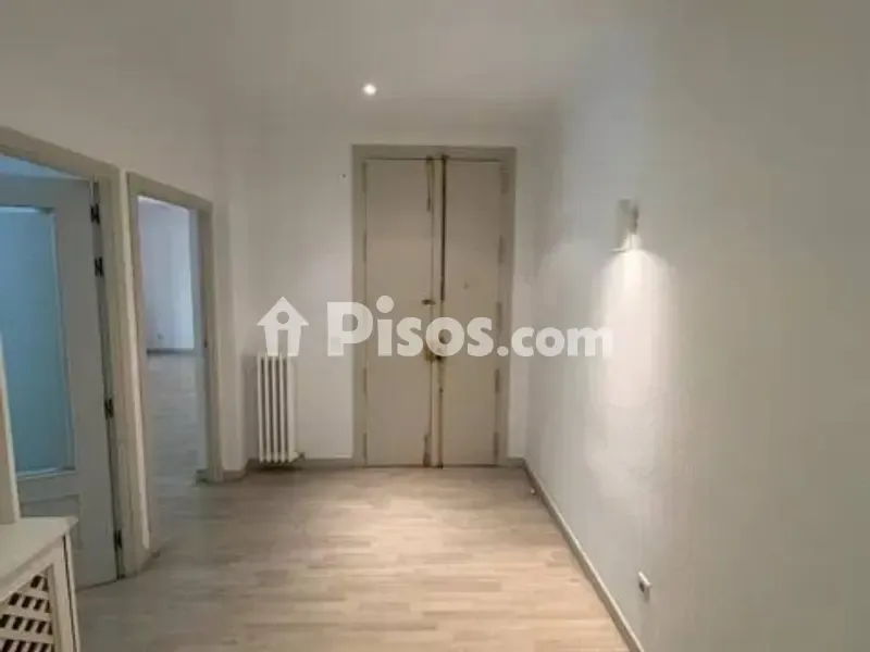 Entrée - Spacious Flat with Balcony in Recoletos
