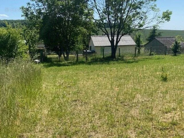 Garden - Constructible Plot with Panoramic View in Soucy