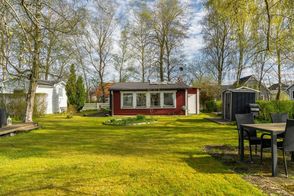 Jardin - Cottage with Garden in Gullregnets Koloniområde