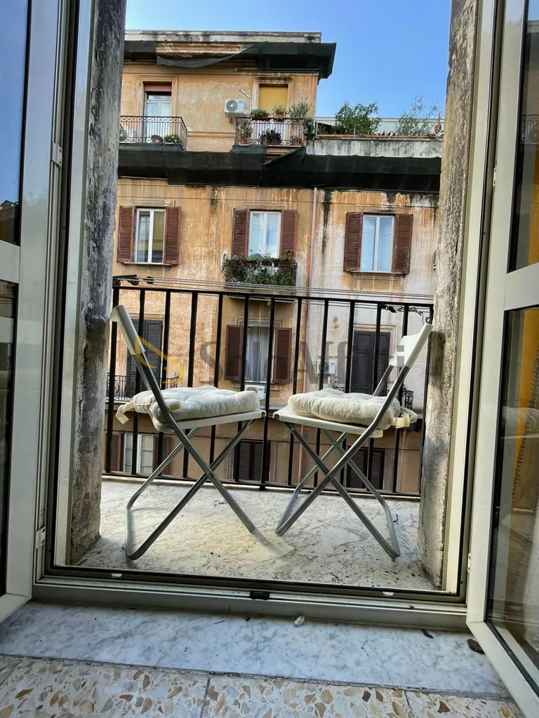Balcon - Retrofitted 3-Bedroom Flat in Piazza Borsa, Naples