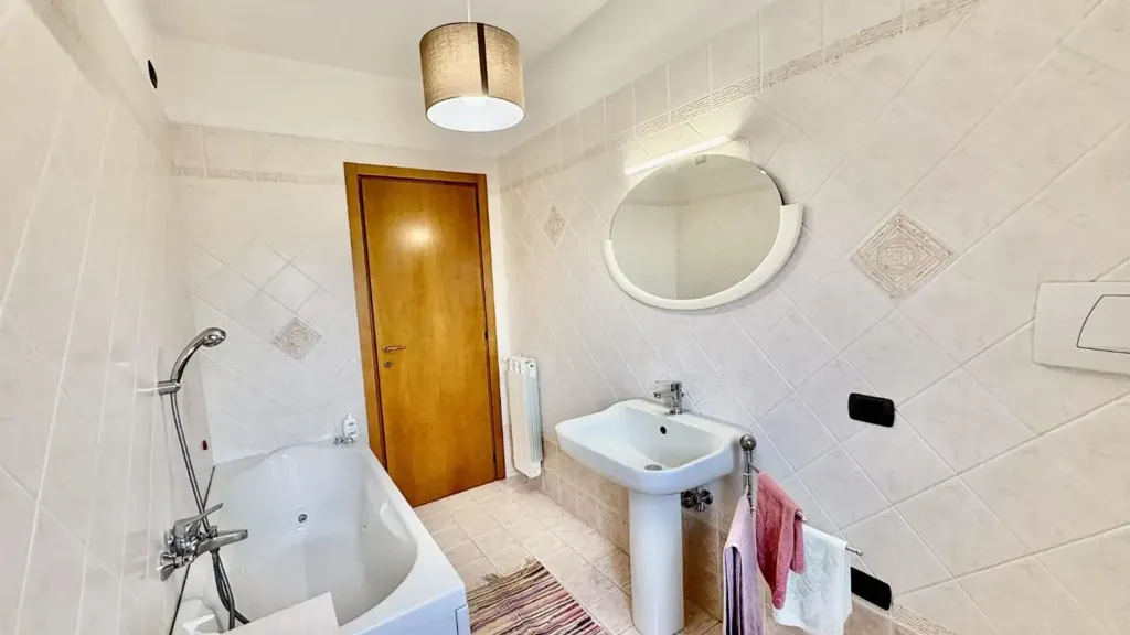 Salles de bain - Bright Bilocale with Terrace in Castelfiorentino