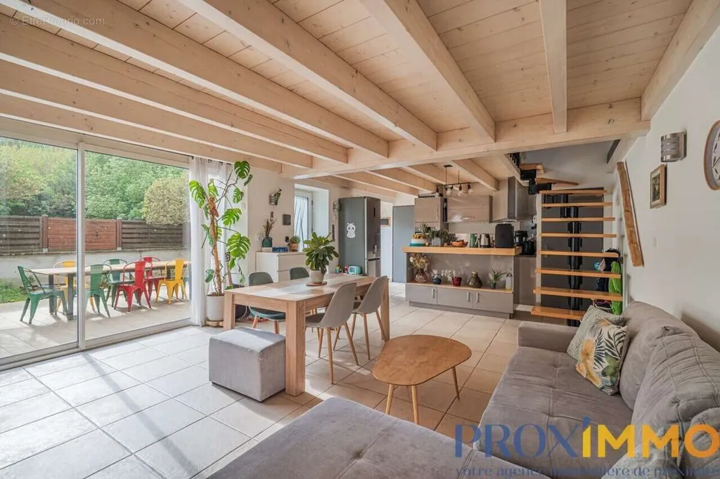Séjour - Maison 4 pièces à Saint-Cassien