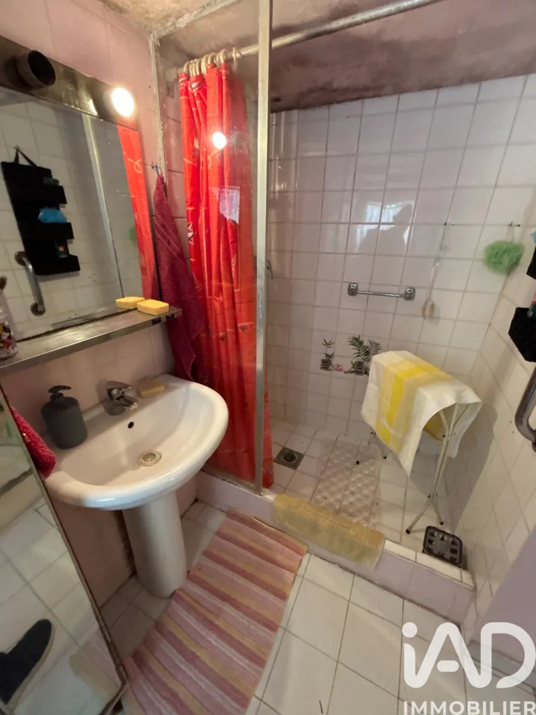 Bathrooms - Traditional House with Garden in La Trinité