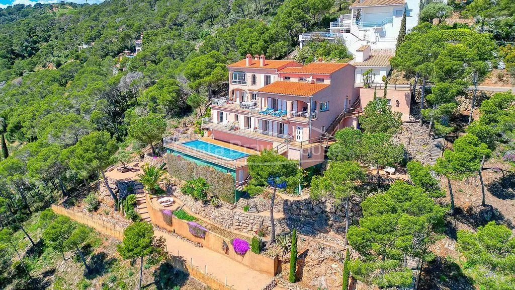 Luftaufnahme - Villa with Pool and Sea Views in Sa Tuna