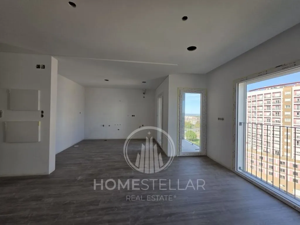Toad - Luxury Duplex with Balcony in Seixal