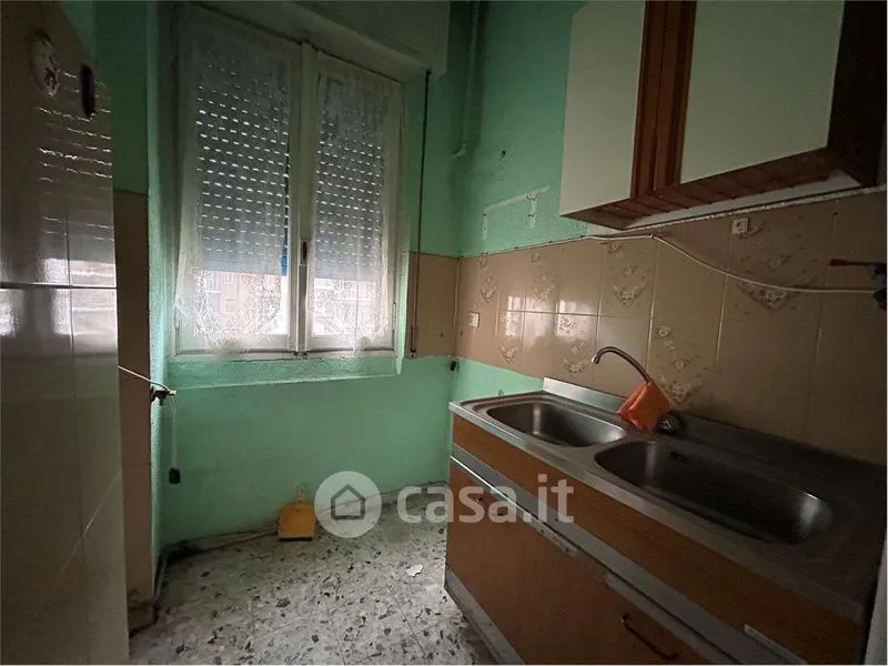 Cuisine - Three-Bedroom Apartment with Balcony in Vercelli