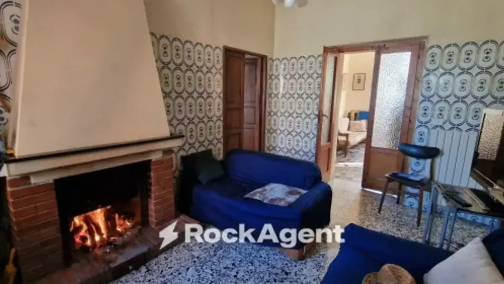 Elutuba - Villa with Garden in Rogliano