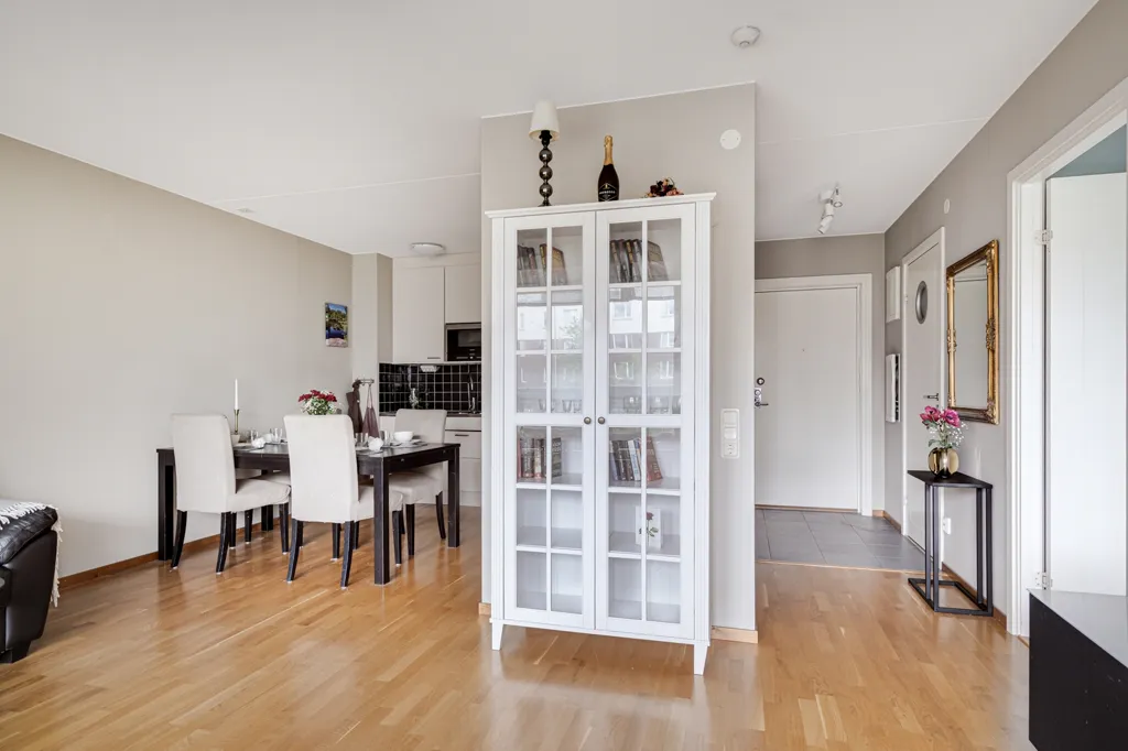 Sala da pranzo - Efficient Two-Bedroom Flat with South-Facing Balcony in Gothenburg