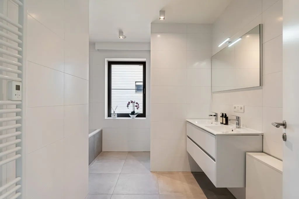 Bagni - Eco-Friendly House with Solar Panels in Hageland