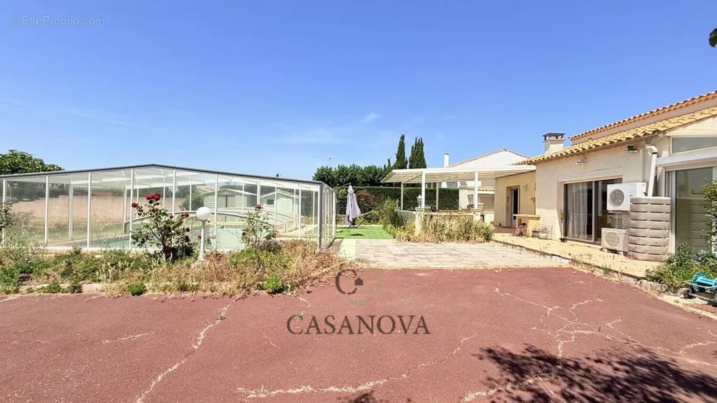 Välivaade - Villa with Studio and Garden in Marseillan