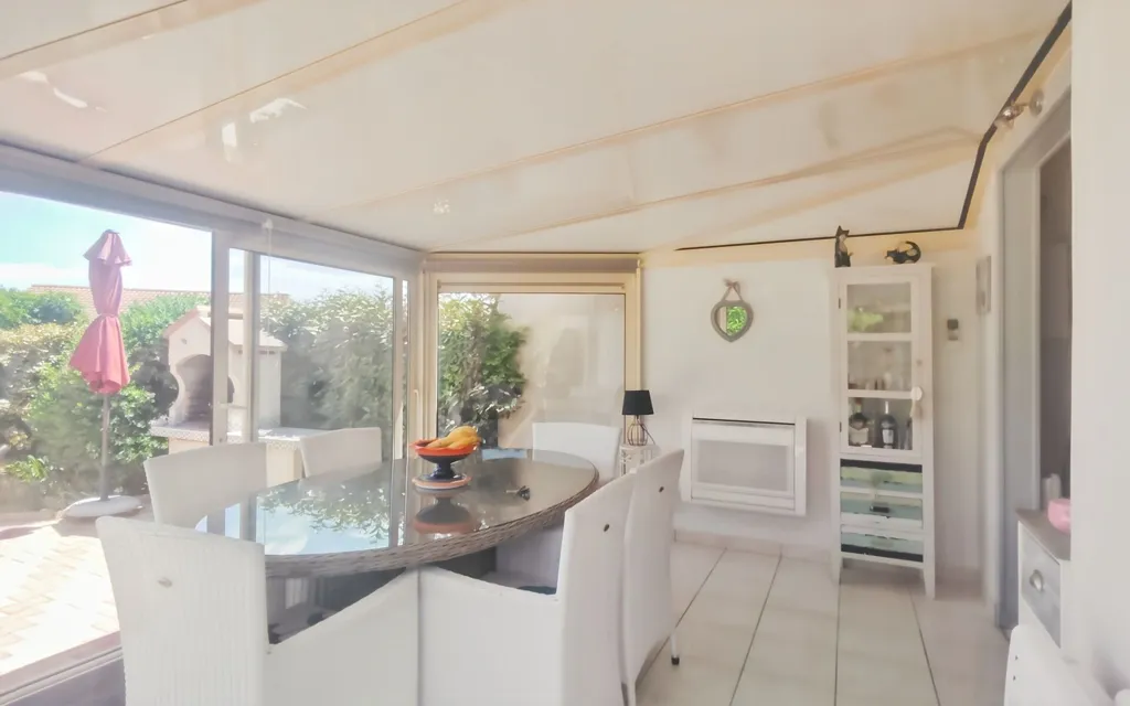 Terrasse - Maison avec Jardin Privatif à Vendres