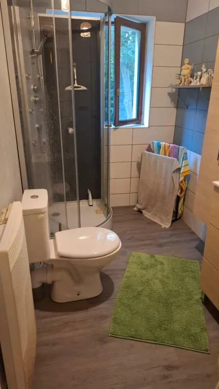 Salles de bain - Longère en Pierre avec Terrain à Bréhal