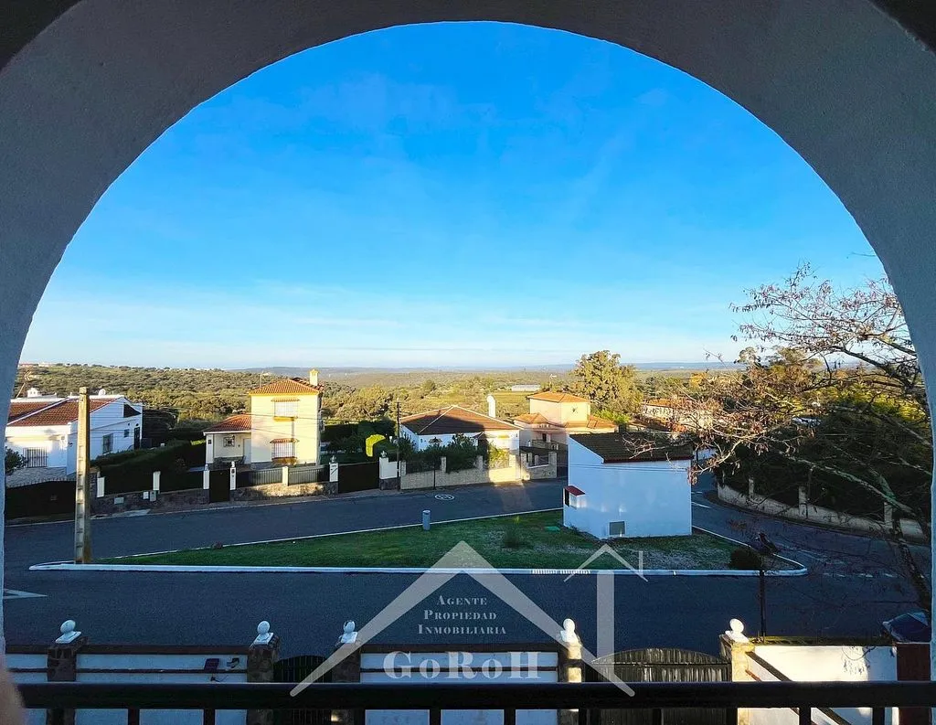 Balcon - Villa with Pool in La Colinas, Seville