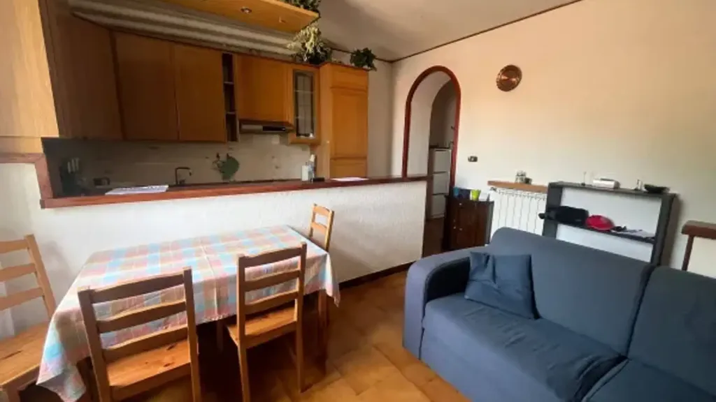 Elutuba - 2-Bedroom Apartment with Balcony in Como