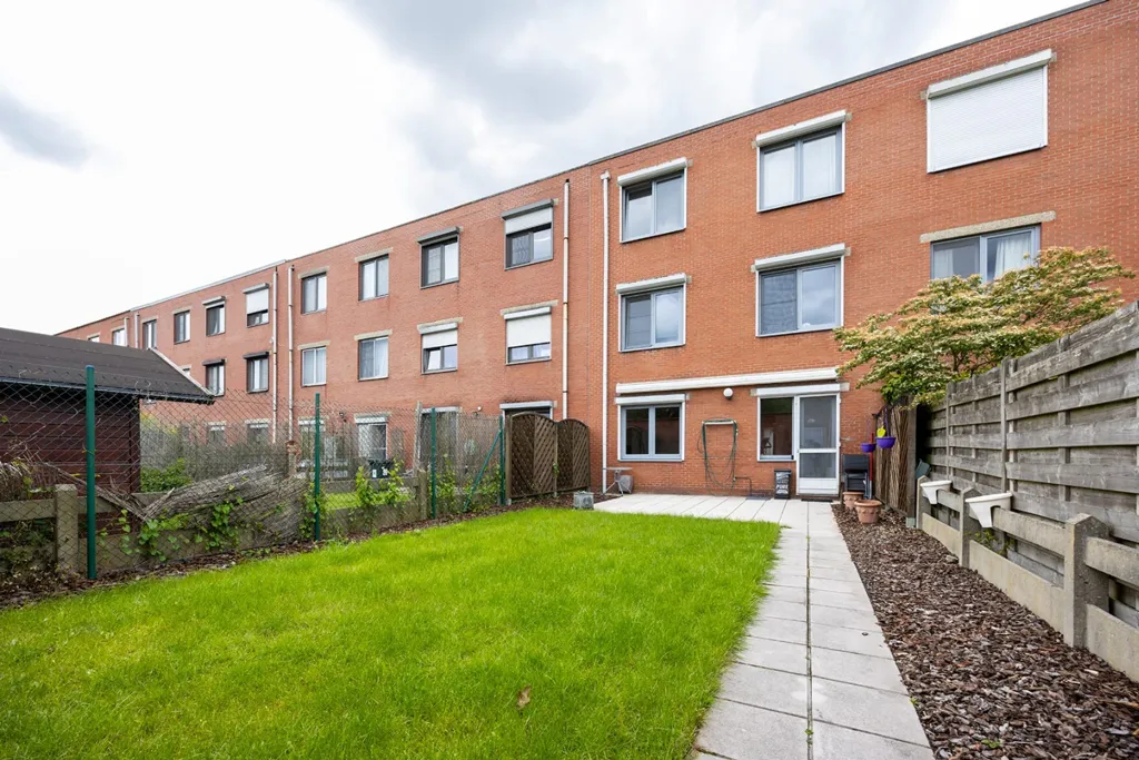 Jardin - Appartement avec Terrasse et Garage à Schoten