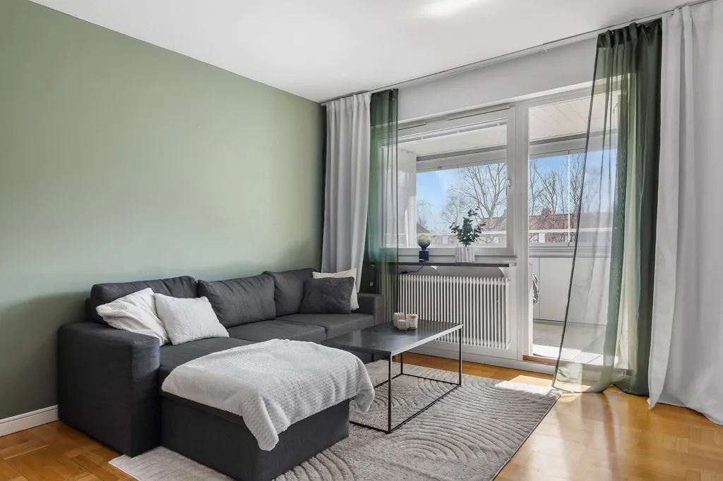 Séjour - Two-Bedroom Apartment with South-Facing Balcony in Teg