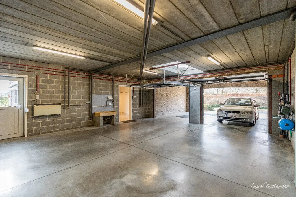 Garage - Maison avec Écuries et Piste Extérieure à Bree
