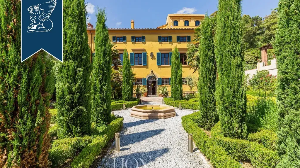 Aed - Historic Villa with Pool near Lucca