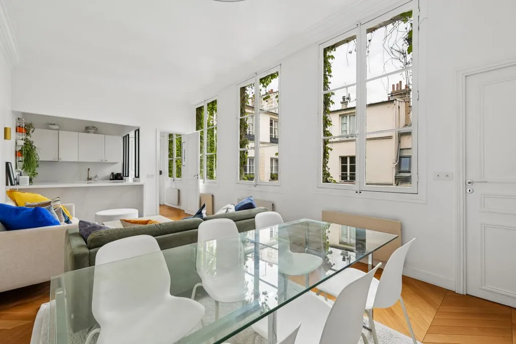 Séjour - Appartement Meublé avec Vue Dégagée à Paris 6ème