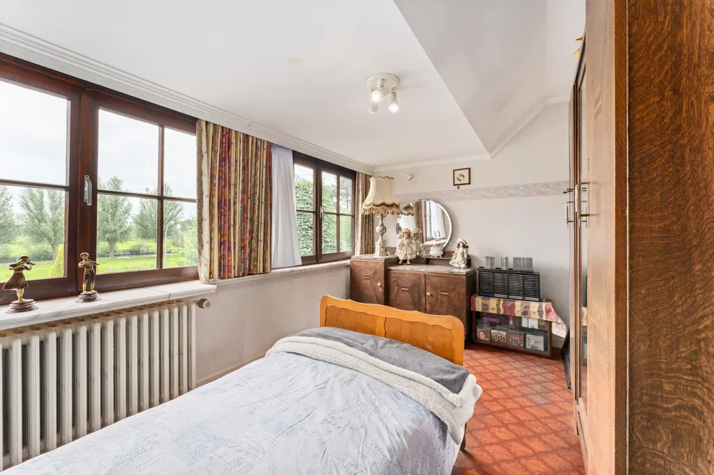 Chambres - Villa à Renover près de la Leie à Bissegem