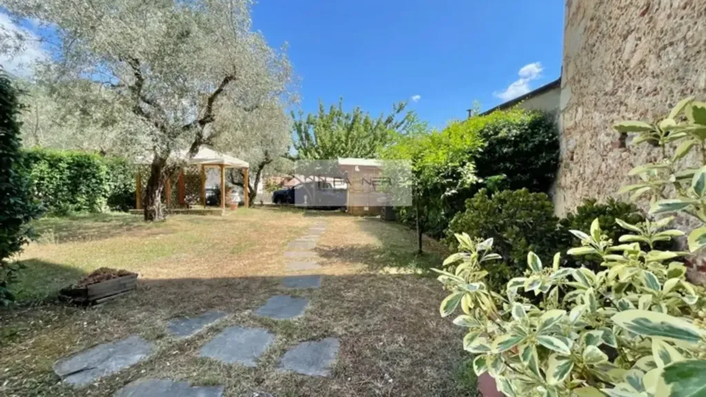 Jardin - Rustic-Style Flat with Private Garden in Camaiore