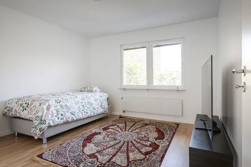 Magamistoad - Terraced House with Garden in Sol-Lit Area