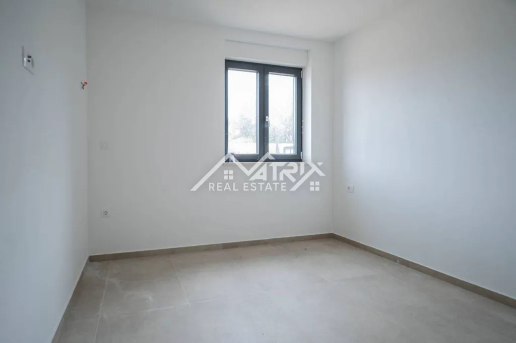 Pièces - Spacious Apartment with Terrace in Pula