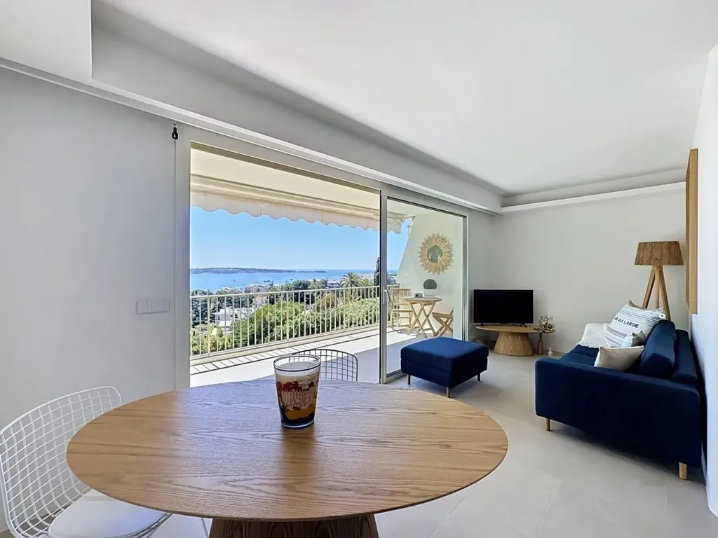 Séjour - Appartement 2P Vue Mer à Cannes Californie