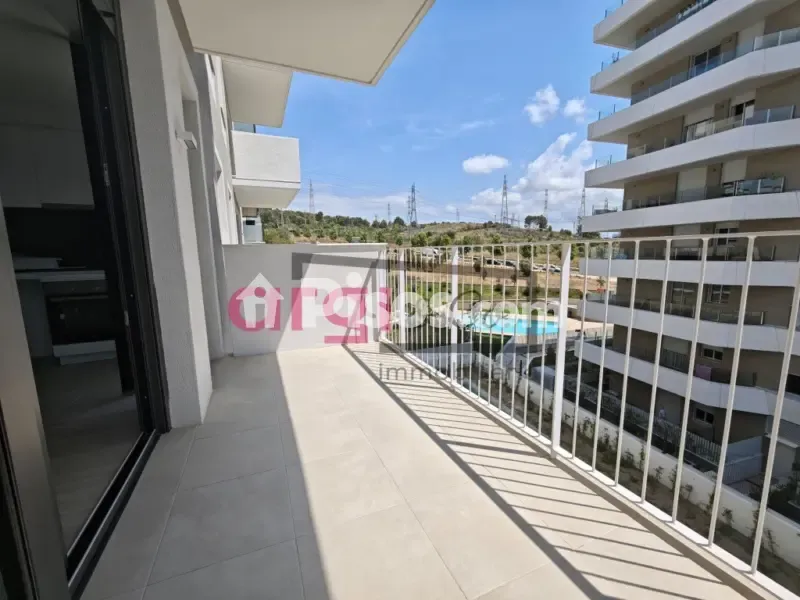 Rõdu - T2 Apartment with Pool in Llevant