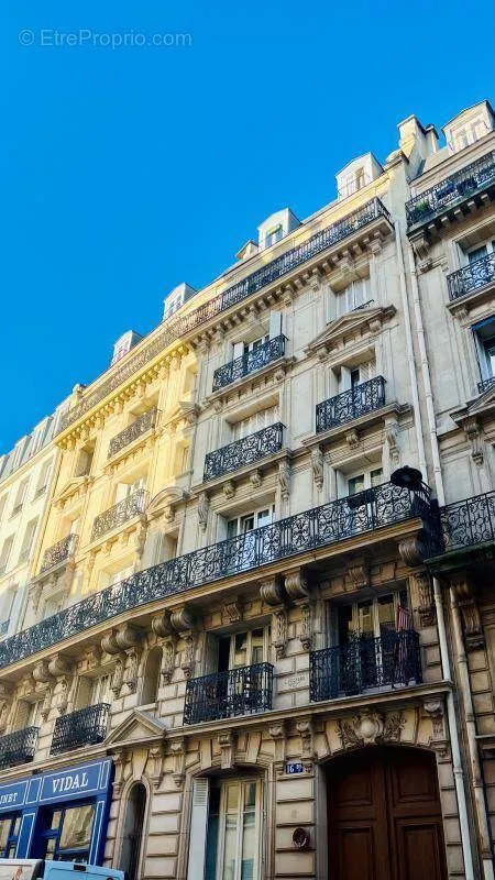 Exterior - 4-Piece Paris 16 Balcony with Etoile Proximity