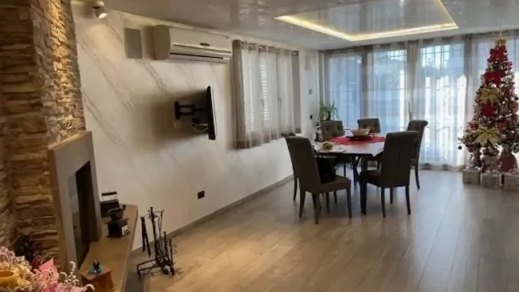 Sala da pranzo - Villa with Garden in Signa