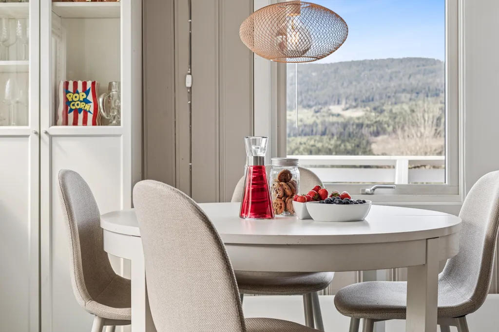 Dining Room - Charming Cottage with Ski Access in Hurdal