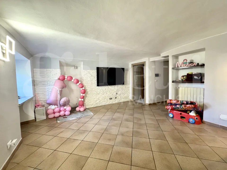 Living Room - Rustic House with Garden in Giaveno