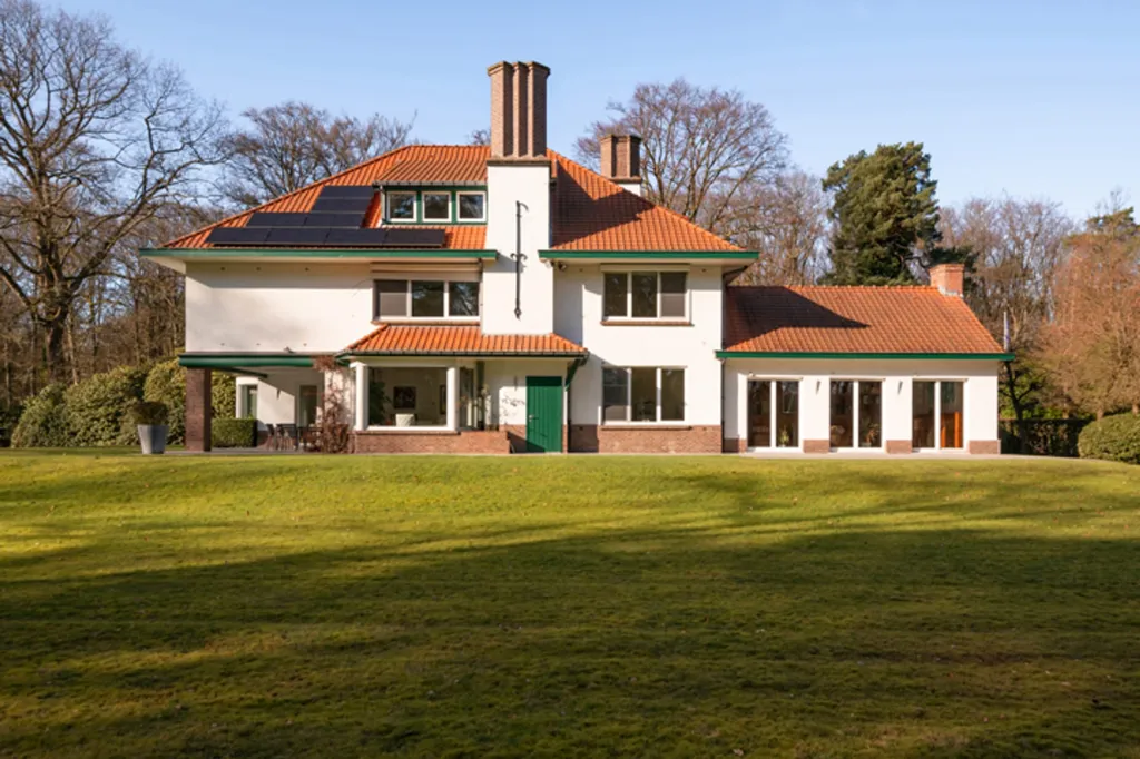 Extérieur - Villa de Caractère avec Terrasse à Kapellen