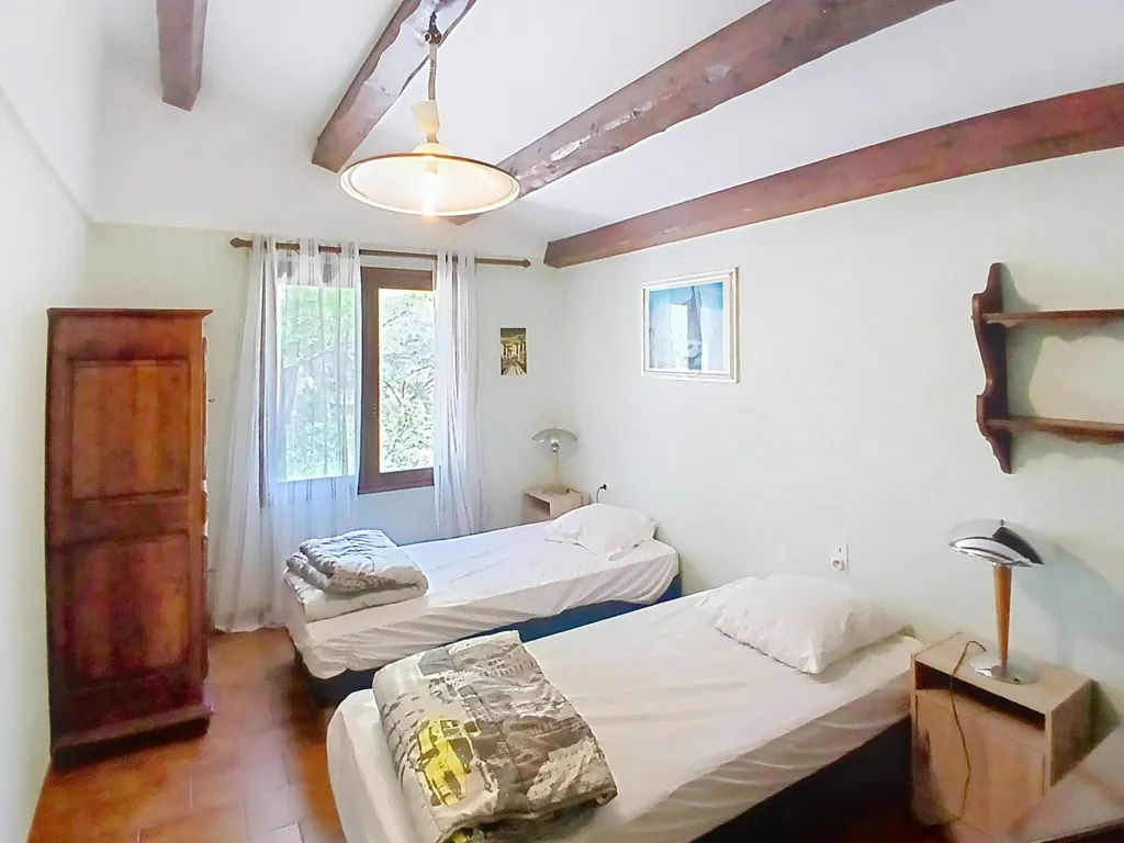 Chambres - Villa avec Piscine et Vue Lac à Esparron-de-Verdon