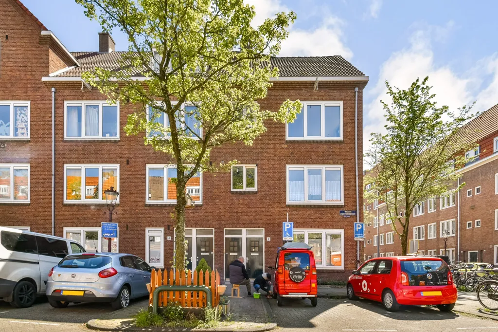 Välivaade - Corner Duplex with Skylights in De Pijp