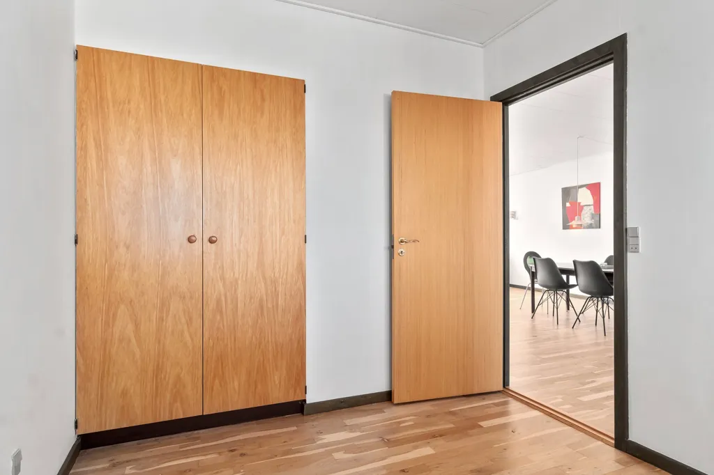 hallway_entrance