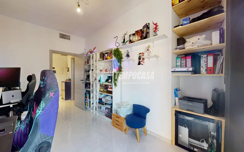 Office - Modernised Apartment with Balcony in Settimo Torinese