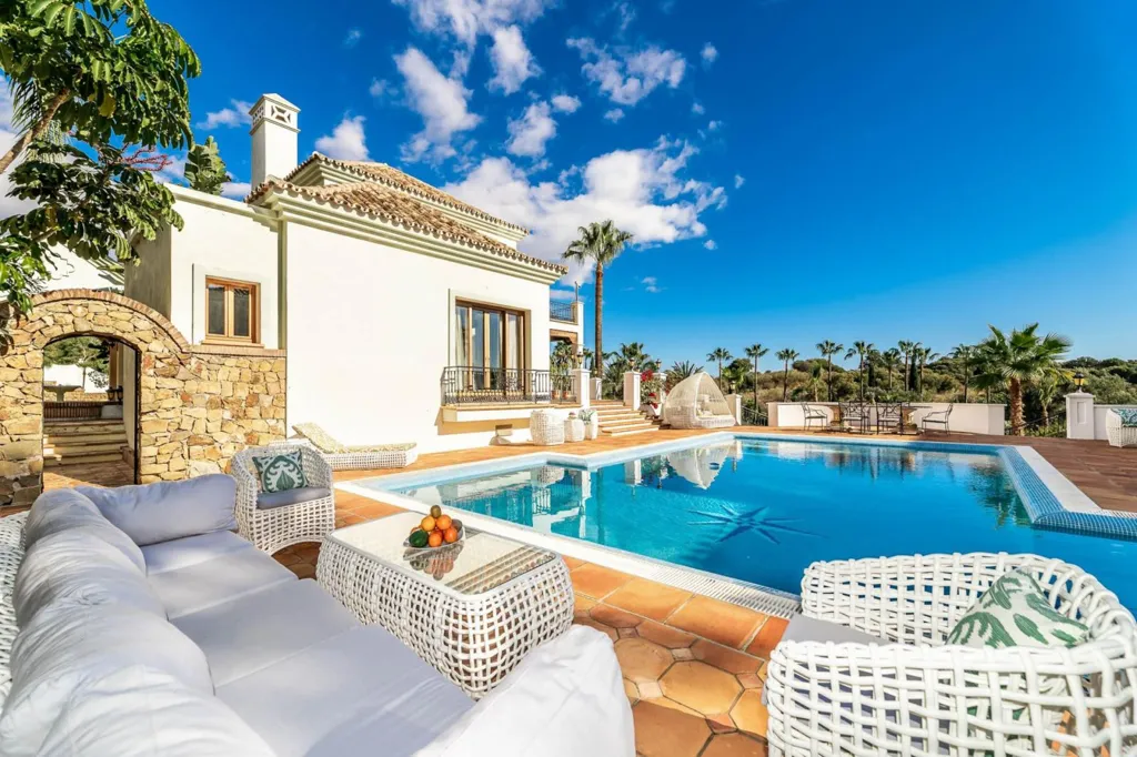 Piscine - Luxury Villa with Pool in Estepona