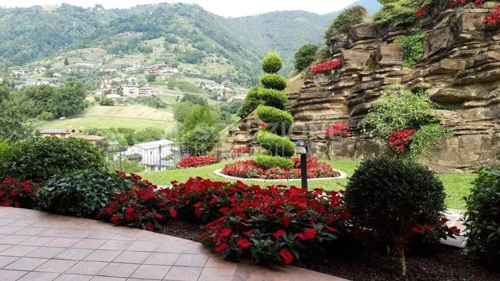 Jardin - Luxury Villa with Private Garden in Foresto Sparso