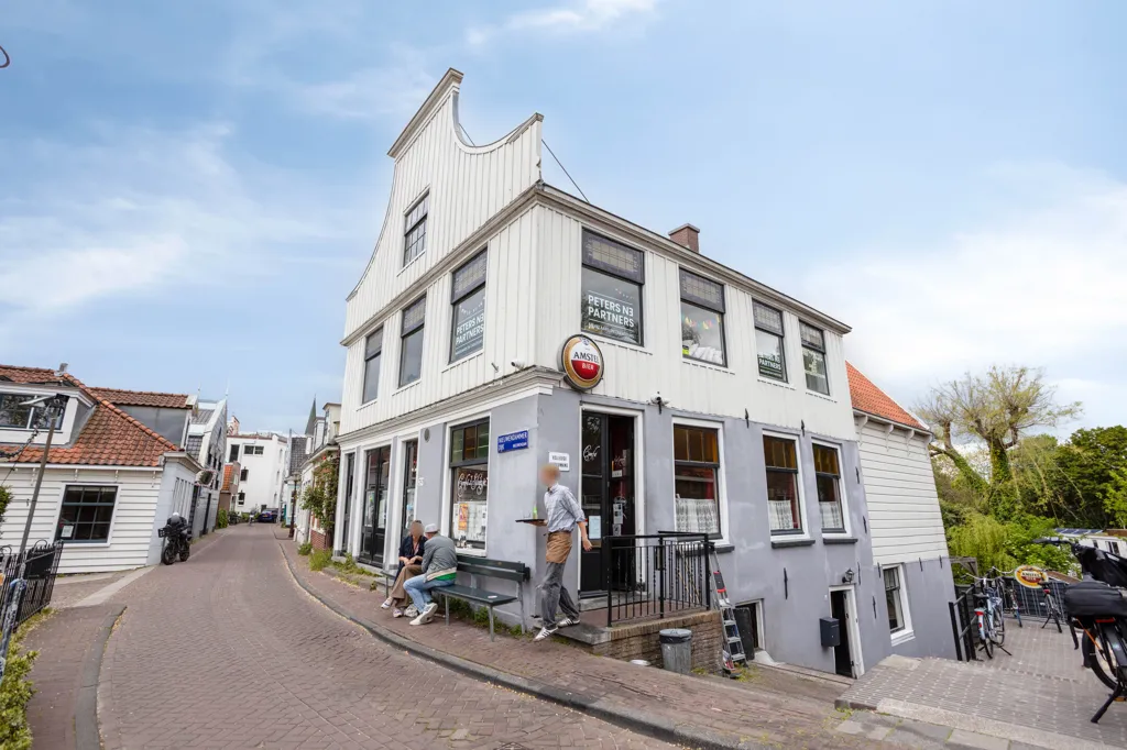 3 magamistoaga maja asukohas Amsterdam