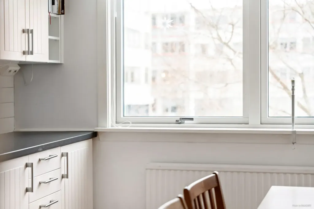 Köök - Apartment with Balcony in Central Alingsås