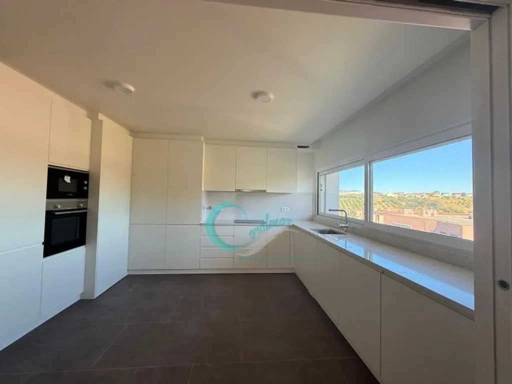 Köök - Luxury Apartment with Terrace in Almada