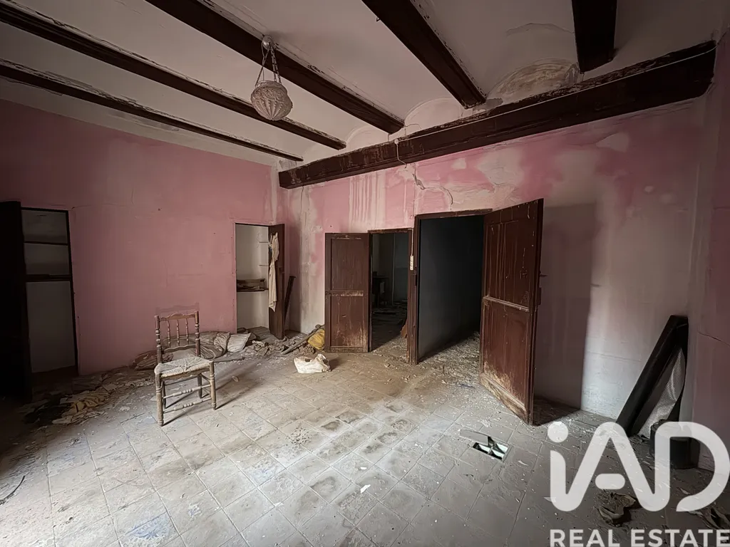 Rooms - Townhouse for Renovation in Llíria Centre